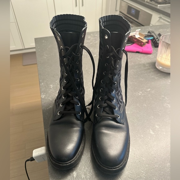 Fendi combat boots - Picture 4 of 5